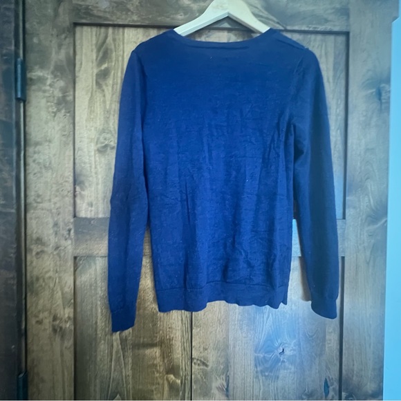 Duluth Trading Co. Navy blue, small. 100% Merino wool woman’s v-neck sweater. - Picture 2 of 6